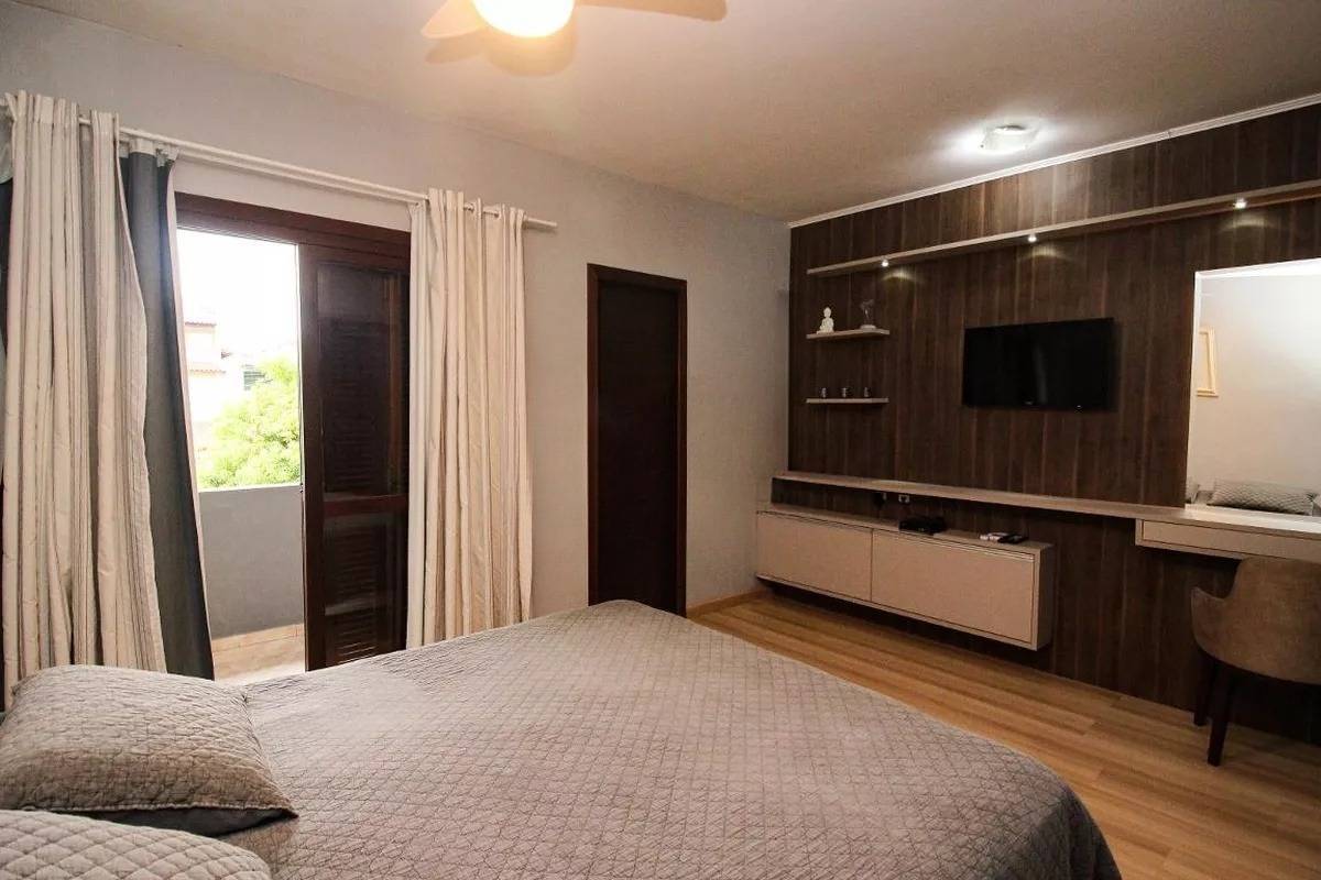 Casa à venda com 3 quartos, 110m² - Hípica,Porto Alegre